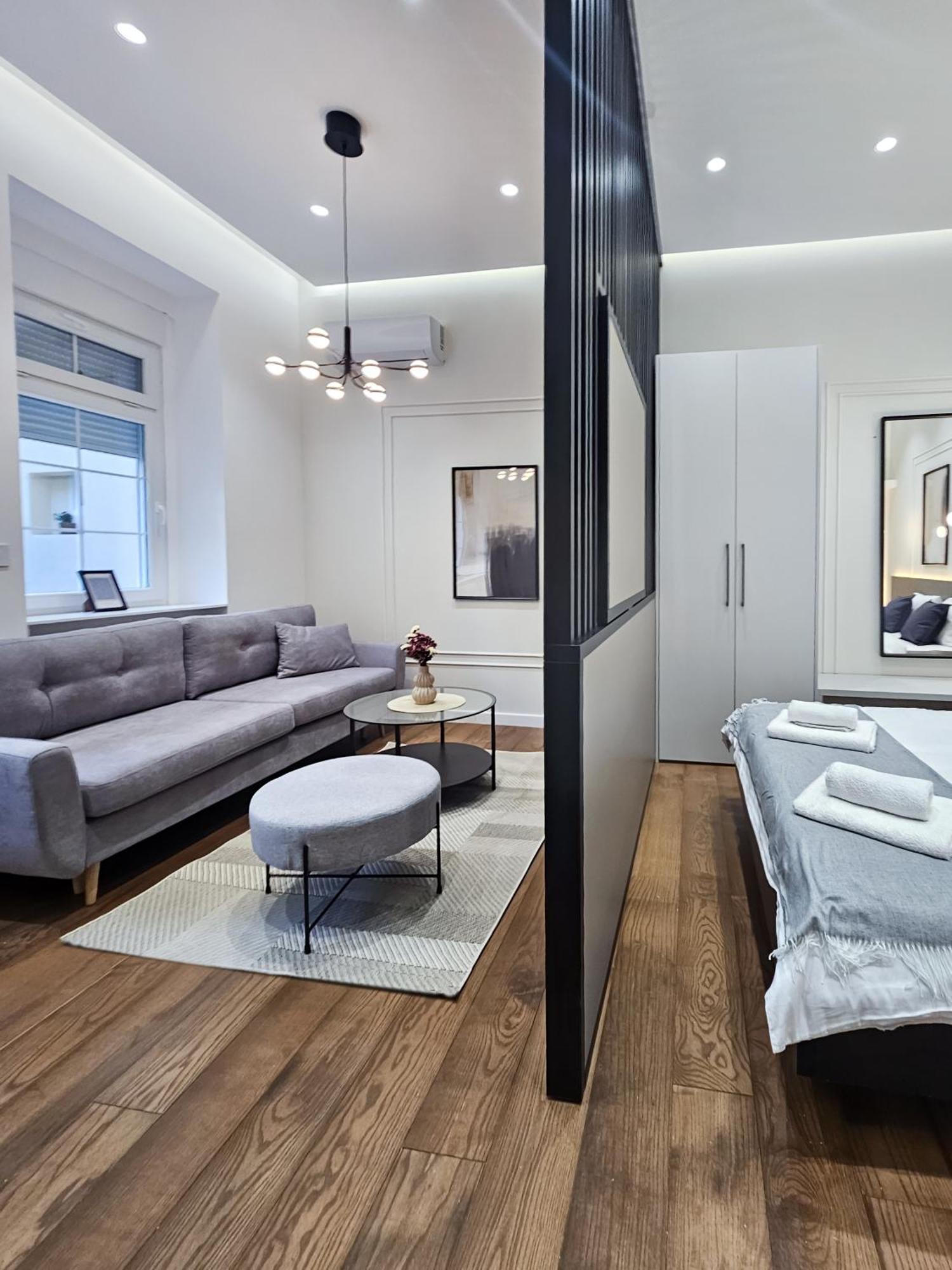 Central Life Belgrado Esterno foto