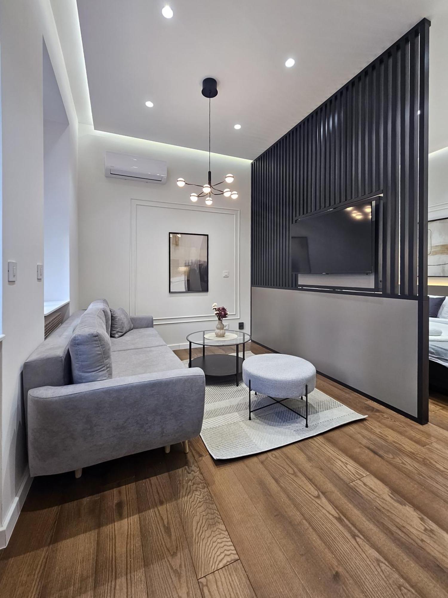Central Life Belgrado Esterno foto